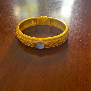 Julie Vos hinged bracelet with single stone